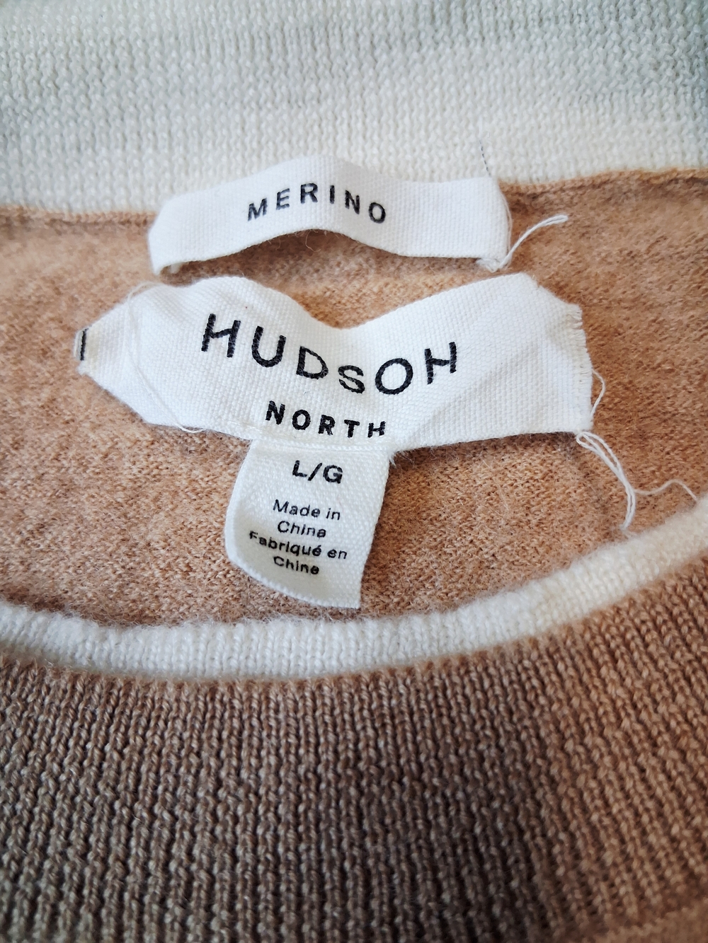 100% Extra Fine Marino Wool Light Brown Short-Sleeve Knit Top - Picture 6 of 7